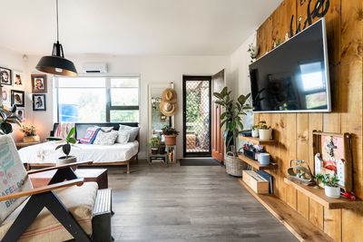TV Airbnb - Central da Comunidade.jpeg
