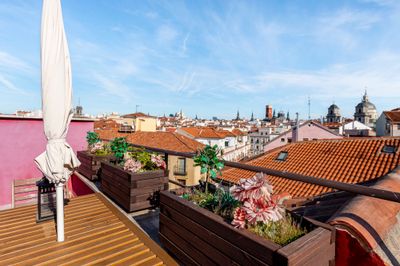 Madrid - Airbnb Centro de la Comunidad.JPG
