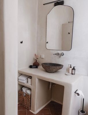 mykonos-house-boho-bathroom.jpg