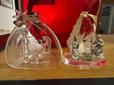 Our two nativity scenes in our house in Venice made, of course according to local tradition, in Murano glass!