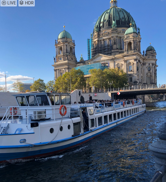 Ausflugsschiff auf der Spree