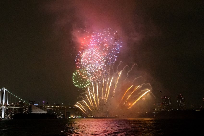 Describe tu año 2025 con una palabra .jpg