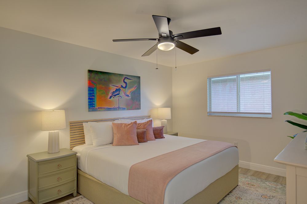 Triple sheet master with bed scarf