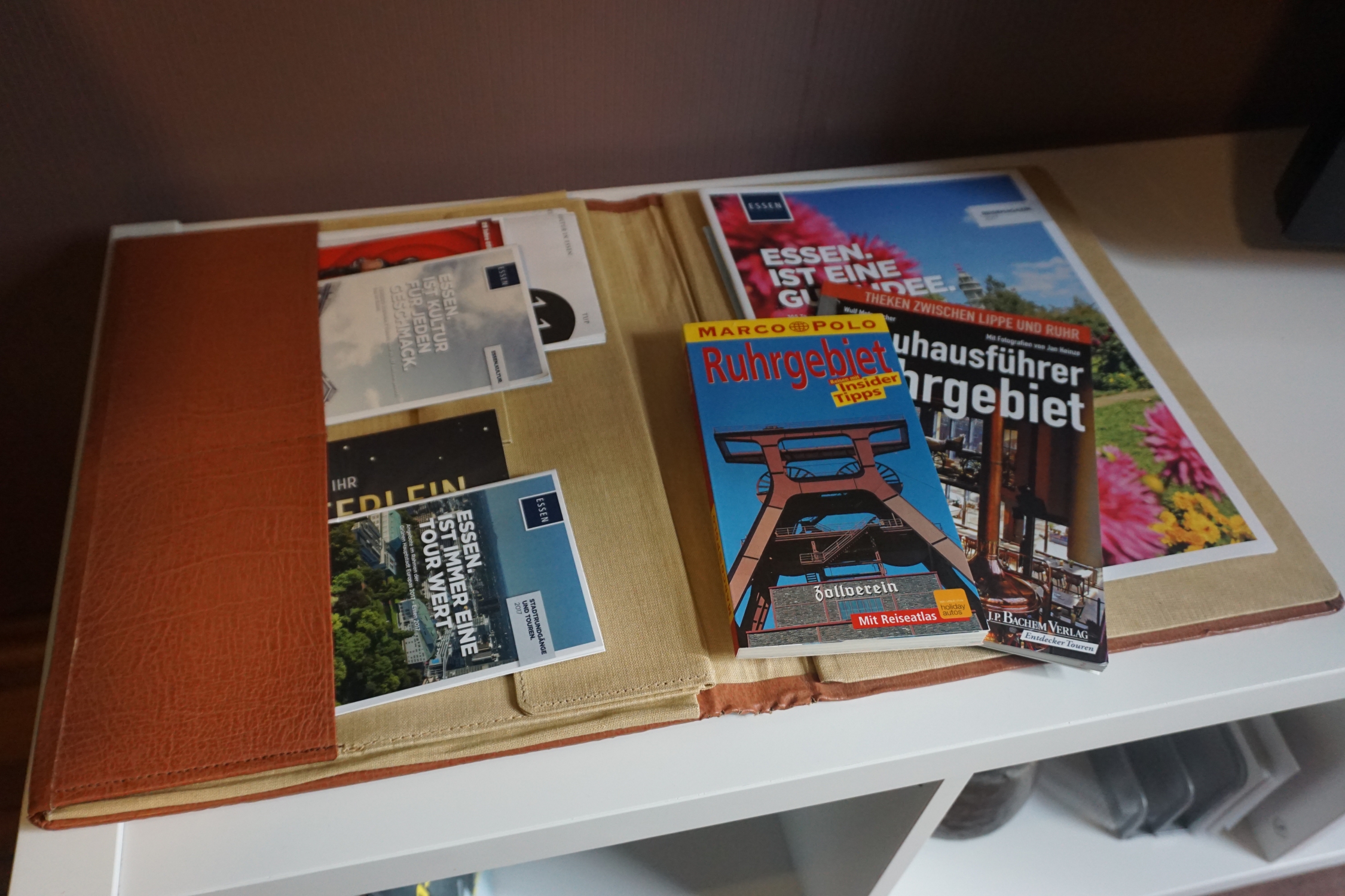 Broschüren/Flyer von der Stadt & Umgebung auslegen Airbnb Community