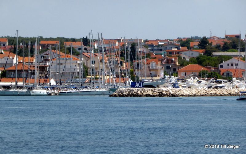 Einfahrt in die Marina