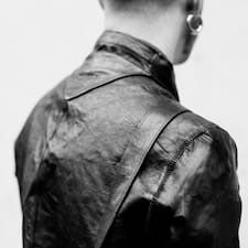 2018-08-25 strange profile pic leather jacket from behind.jpg