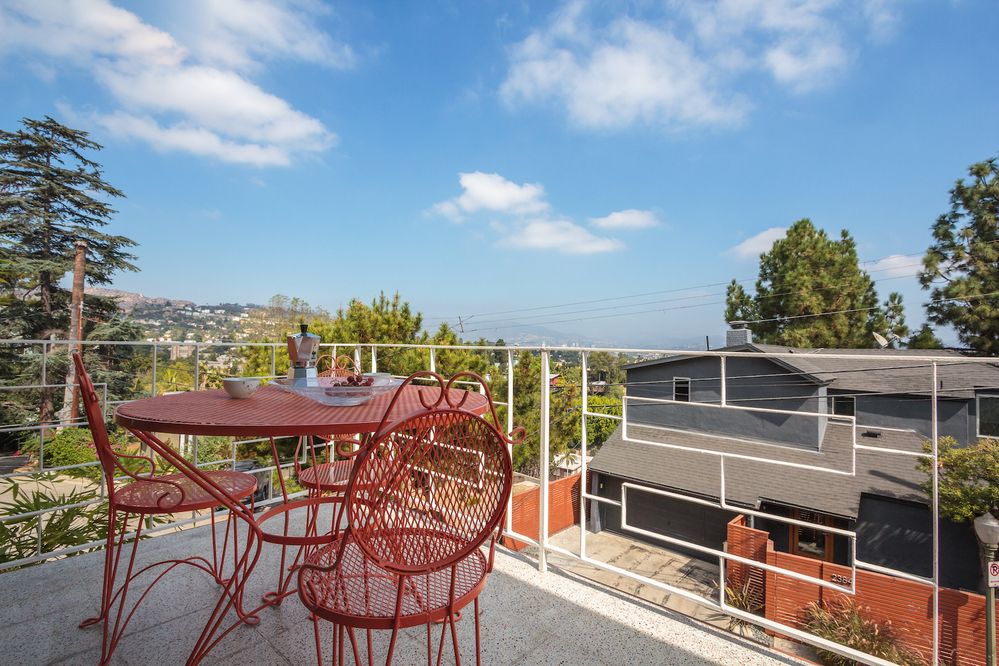 *Please note this is a general Airbnb image (not from Alexandra's listing) :)