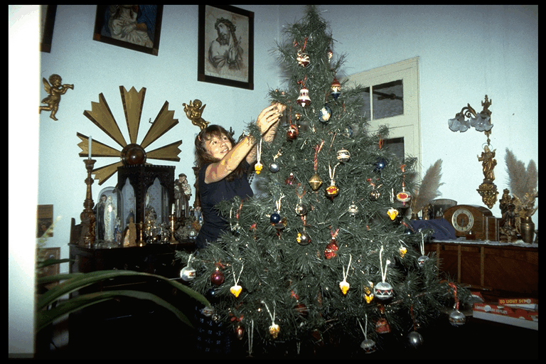 Weihnachtsbaum schmuecken Santa Maria, RG, Brasilien 1994