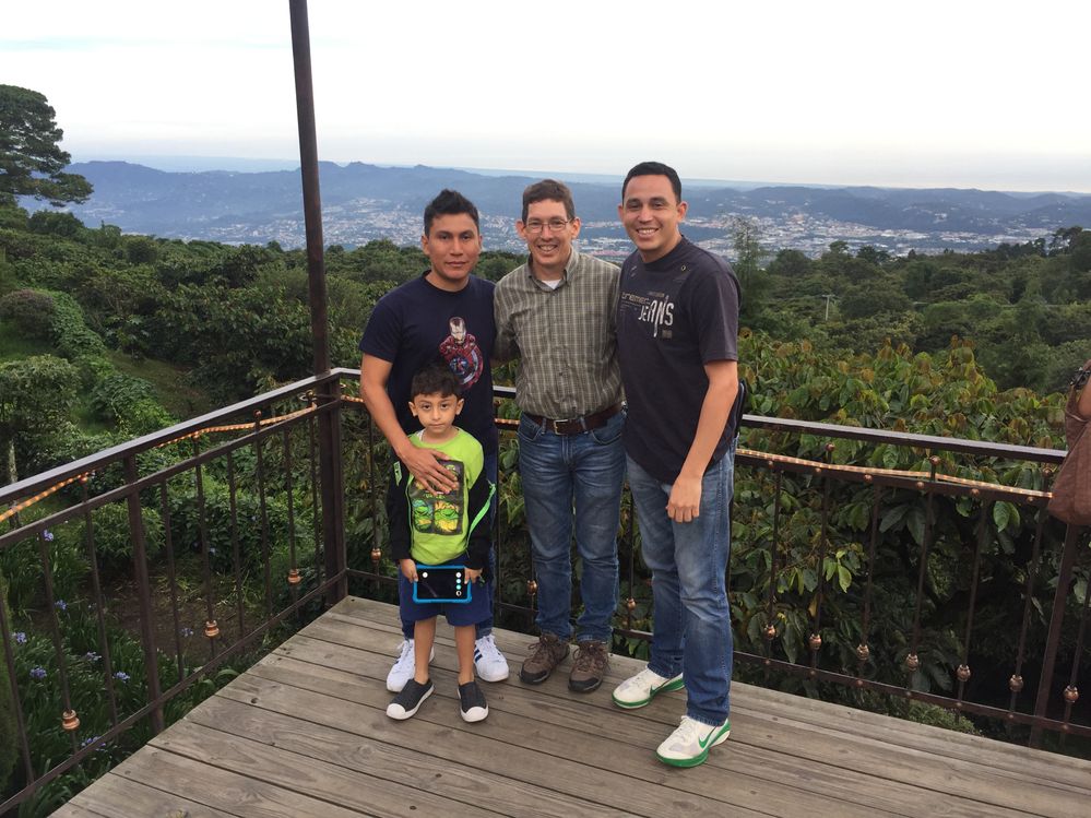Visita Jeymi, Erick y José al Volcán de San Salvador