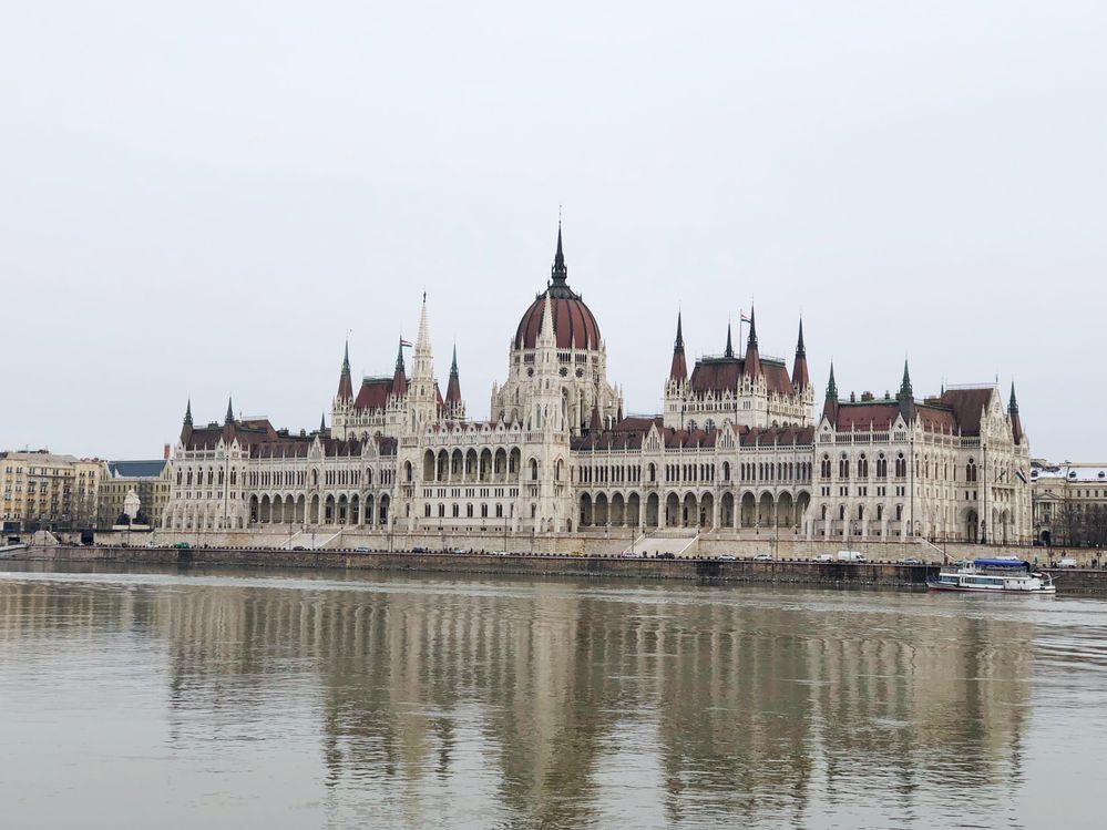 Le parlement hongrois, un bâtiment époustouflant qui s'inspire du palais de Westminster à Londres.