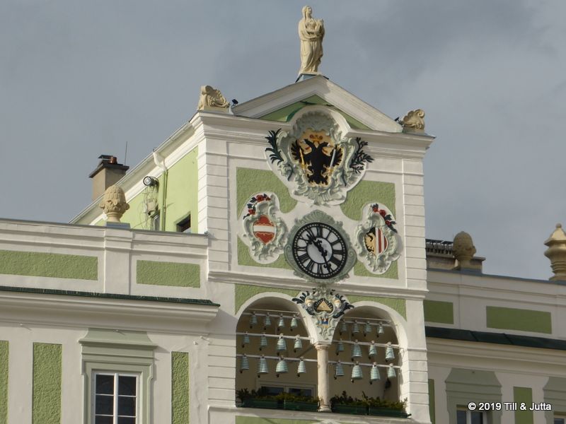 Keramik-Glockenspiel am Gmundner Rathaus