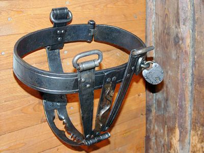 ChastityBelt01.jpg