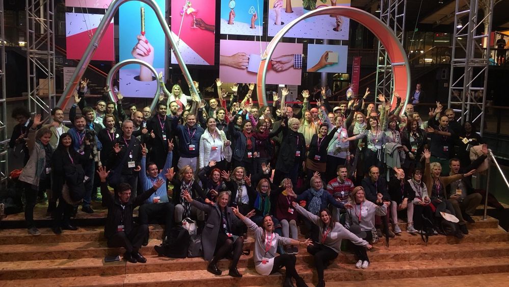 Die DACH-Gruppe bei Airbnb Open 2015 in Paris