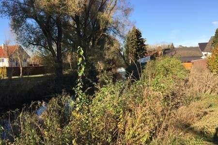 Fluss Dorfen in Schwaig bei Oberding