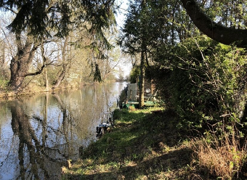 Fluss Dorfen in Schwaig bei Oberding