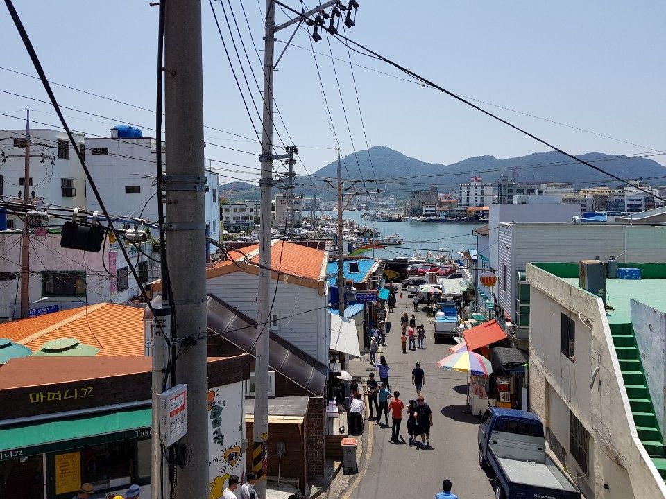 Tongyeong) Near Dongpirang, view from a cafe where we were having coffee & breakfast