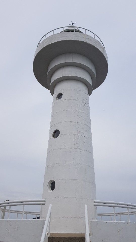 Somaemuldo) At the lighthouse