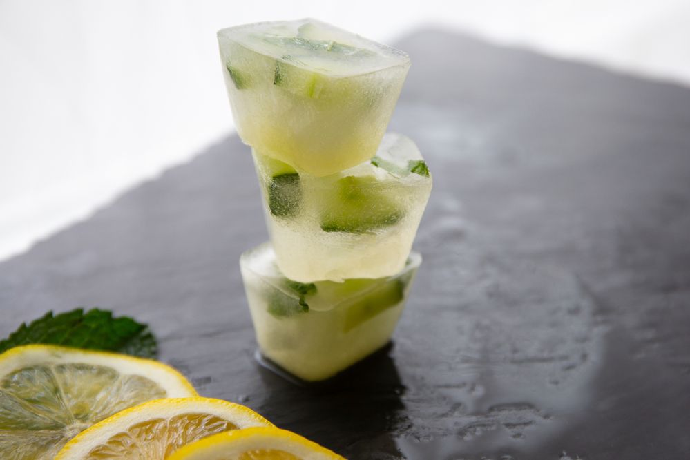 Lemon and mint ice cube