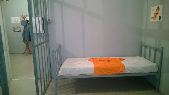 prison-cell.jpg