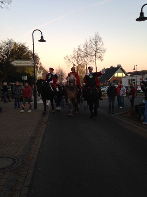 St Hubert 2021 St Martin mit den Herolden.jpeg