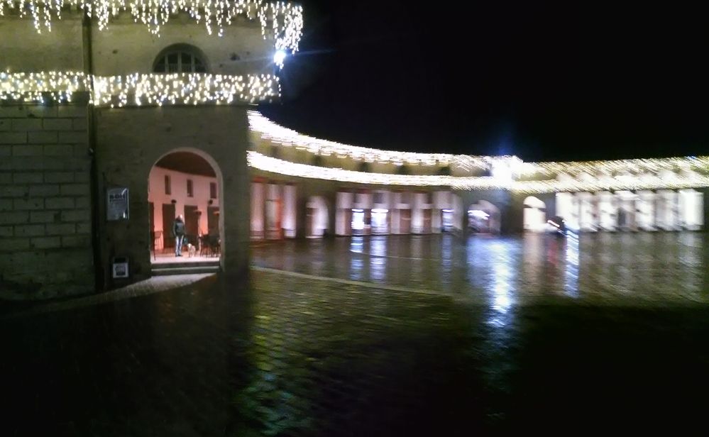 nella piazza del mercato