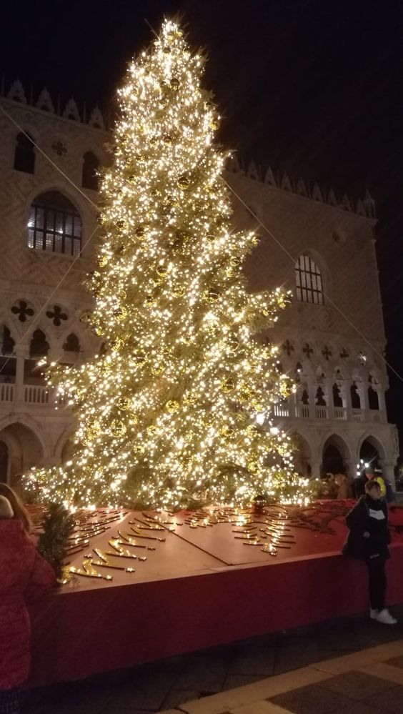 Venezia, Piazza San Marco, 1.3.jpg