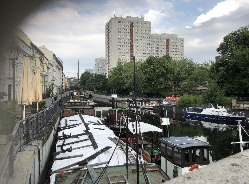 Historischer Hafen in Berlin an der Spree