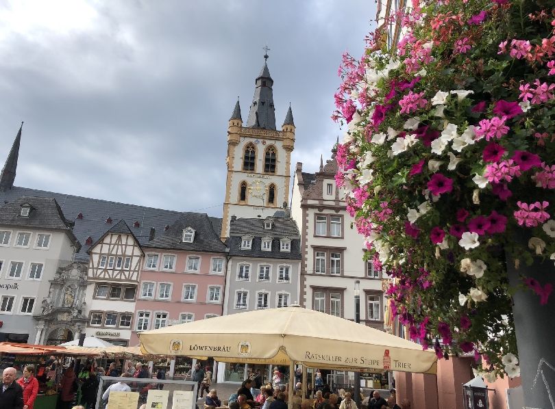 Trier am historischen Hauptmarkt