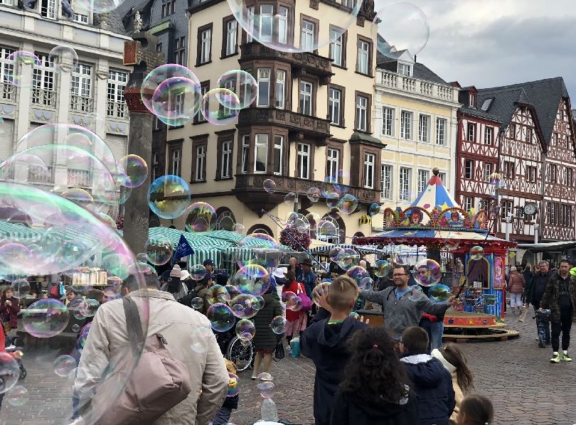 Trier am historischen Hauptmarkt