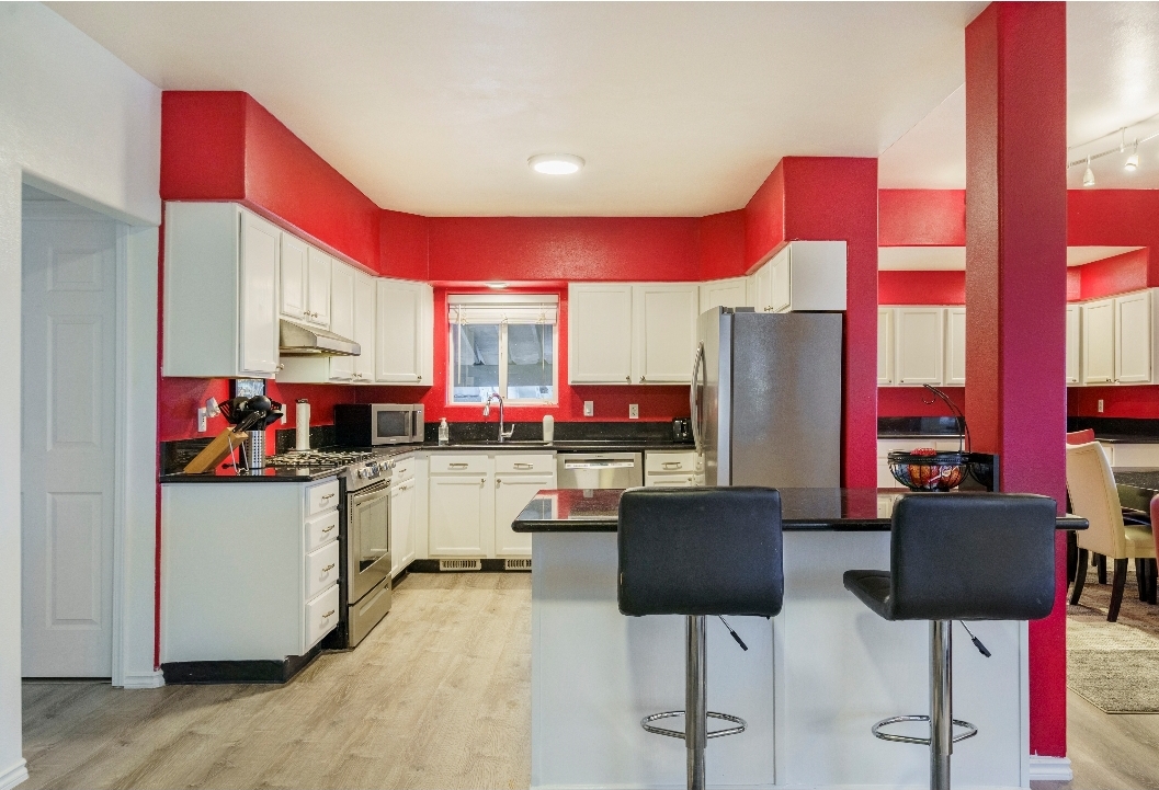 Red Kitchen Paint: Pictures, Ideas and Tips