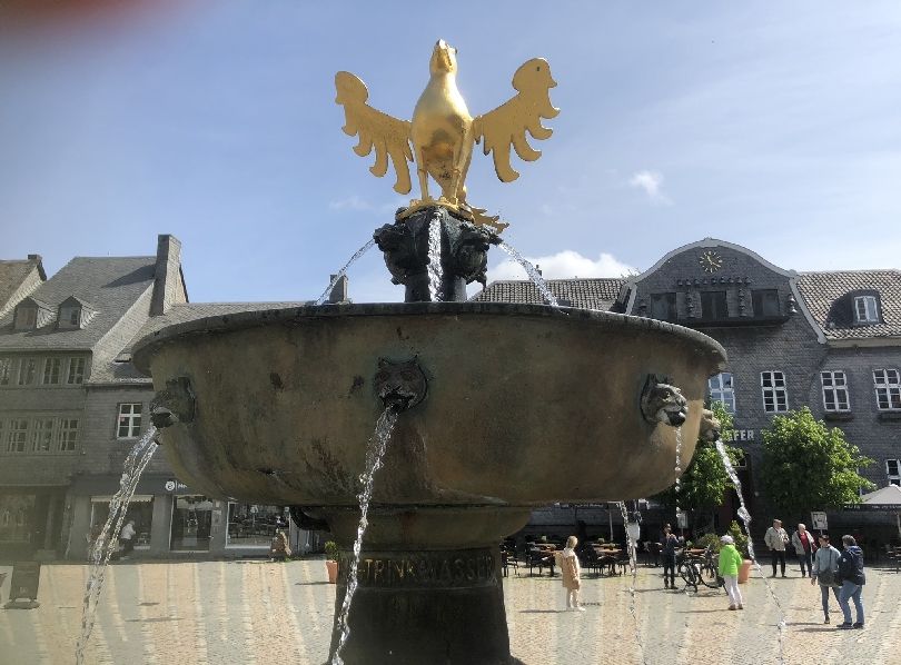 Marktplatz und Brunnen in Goslar