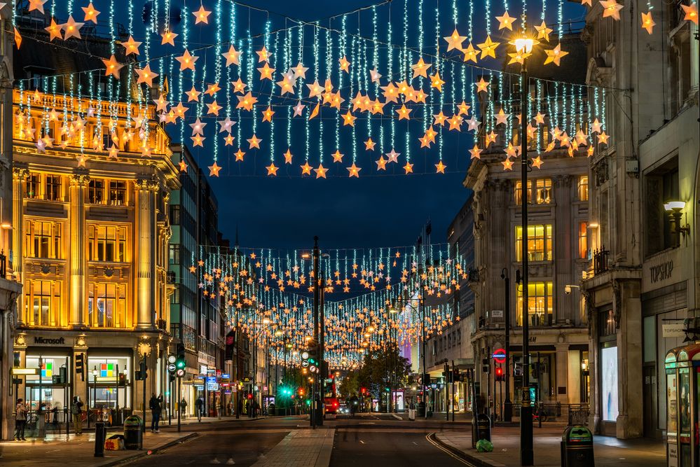 Le nuove decorazioni di Regent Street/Oxford Circus, grandi vie dello shopping.